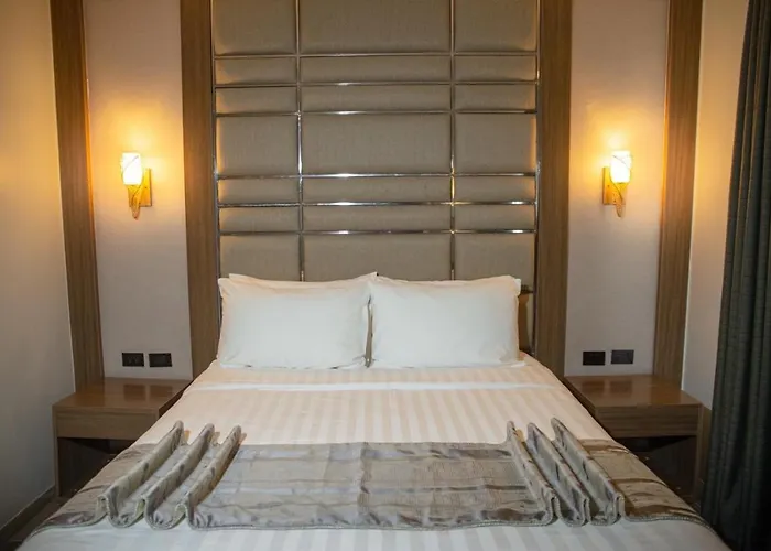 El Vistra Hotel Angeles