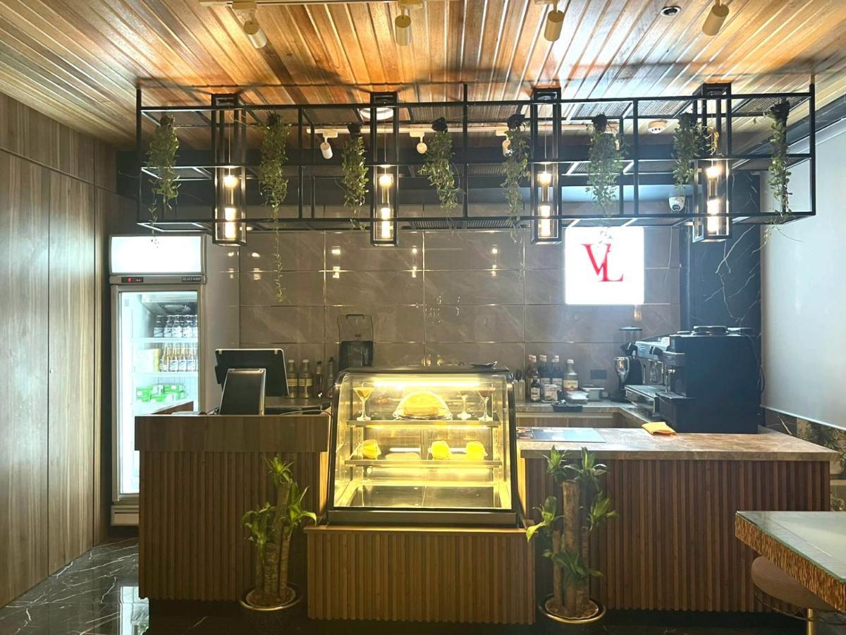 El Vistra Hotel