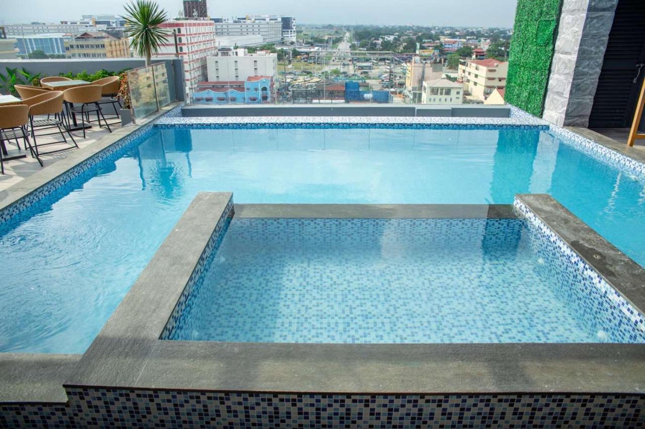 El Vistra Hotel